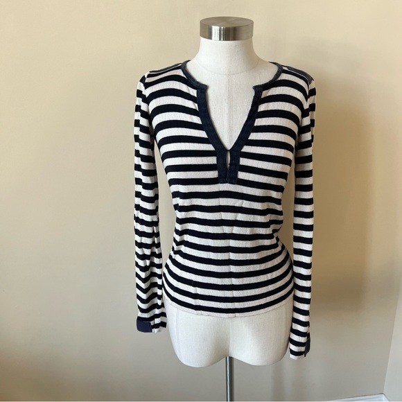 Armani Stripe V-Neck Sweater Made in Italy 17738 - Picture 2 of 9